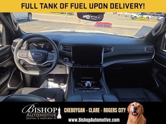 Used 2023 Jeep Wagoneer L Series II AWD/4WD image 2
