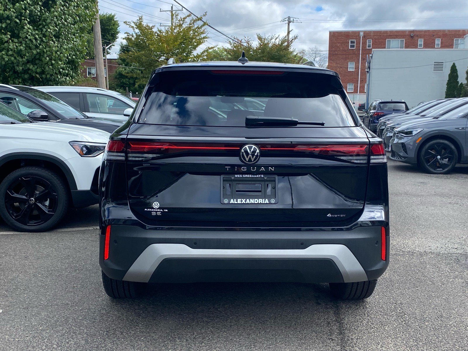 Certified 2026 Volkswagen Tiguan SE AWD/4WD image 4