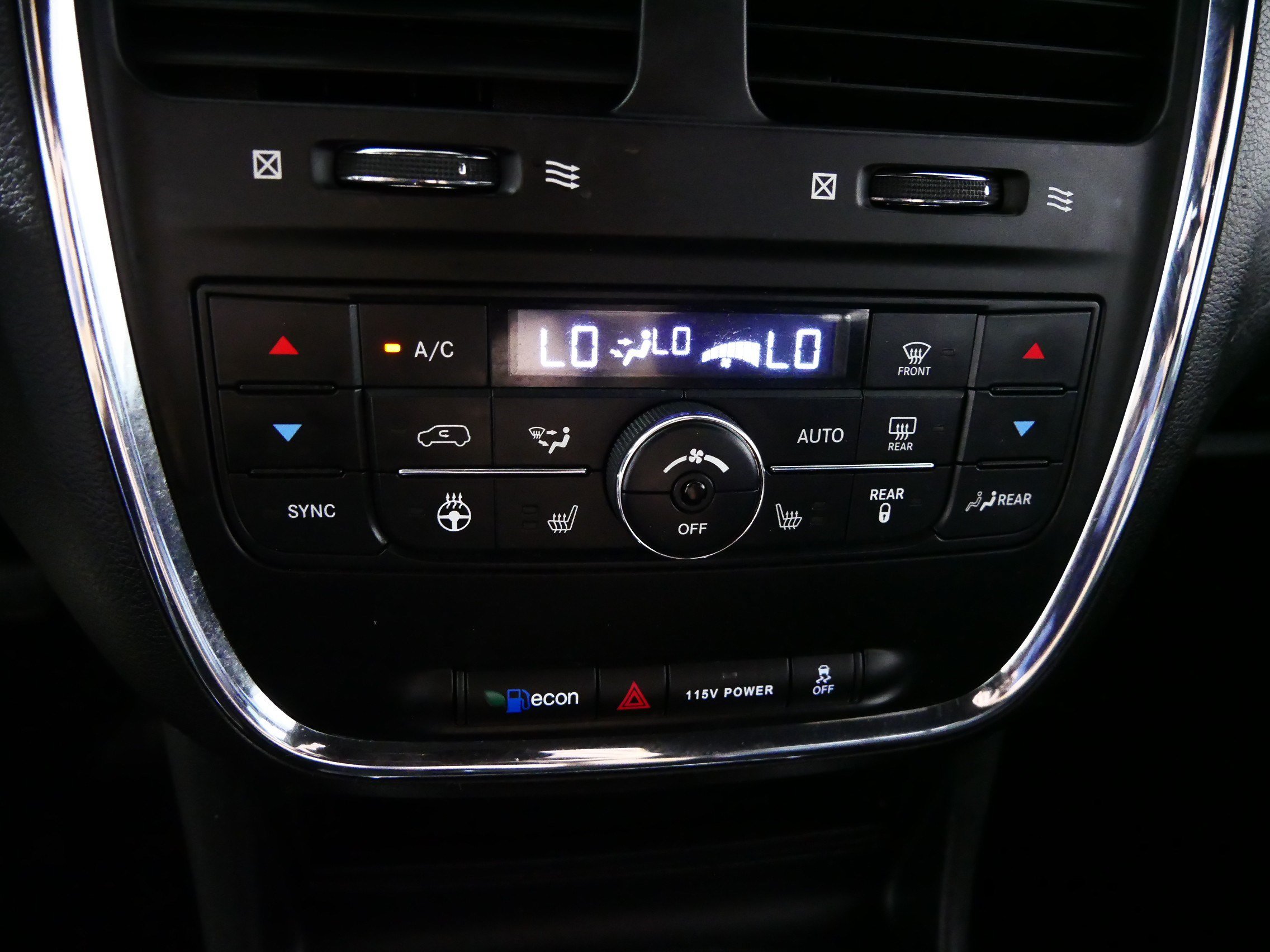 Used 2016 Dodge Grand Caravan R/T w/ Driver Convenience Group FWD image 23