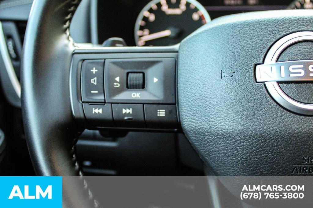 Used 2025 Nissan Rogue SV FWD image 24