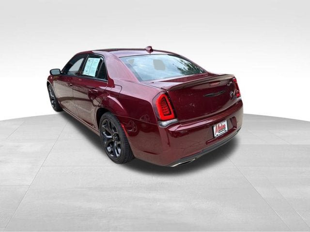 Used 2023 Chrysler 300 S w/ Comfort Group RWD image 7