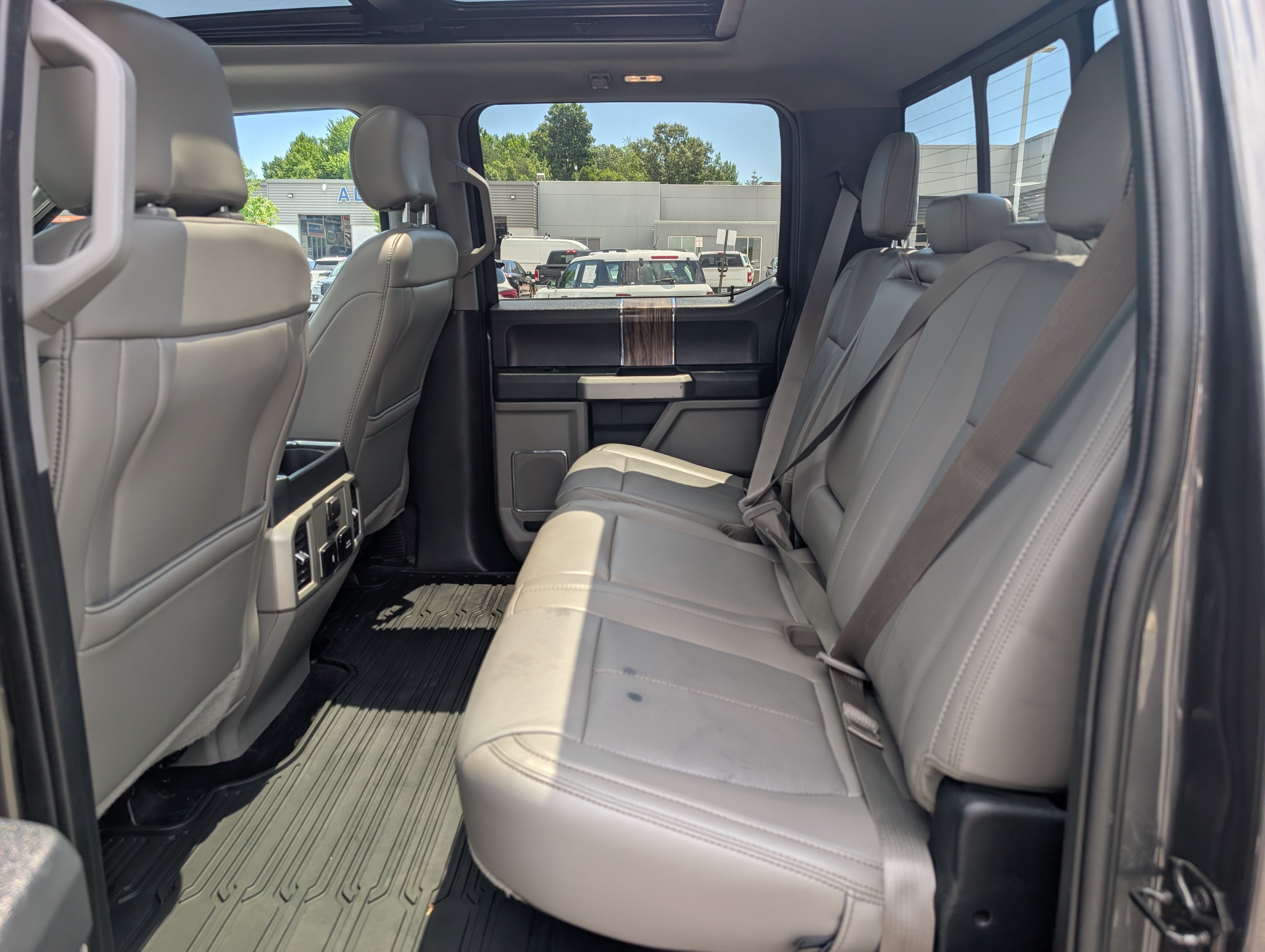 Certified 2019 Ford F150 Lariat w/ Equipment Group 502A Luxury AWD/4WD image 15