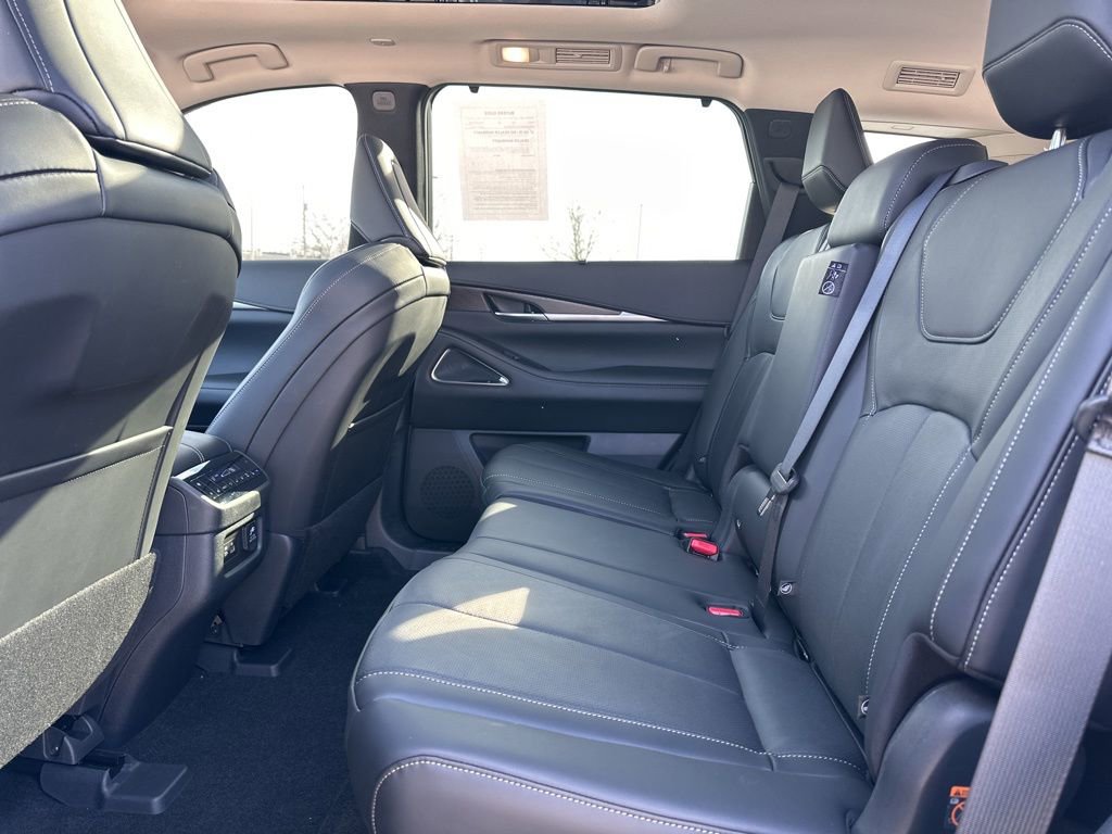 Used 2025 INFINITI QX60 Sensory w/ Vision Package image 44