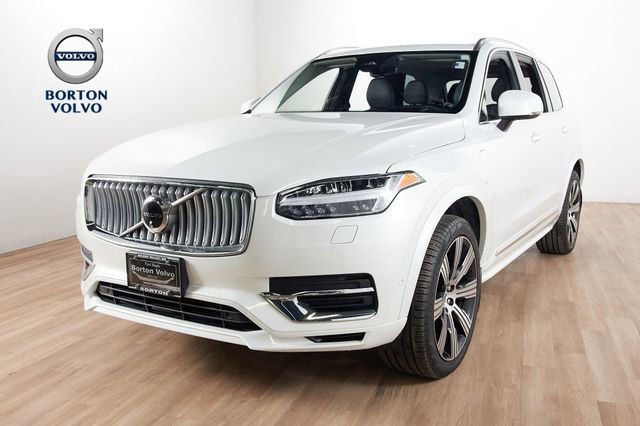 Used 2025 Volvo XC90 T8 Ultra w/ Lounge Package