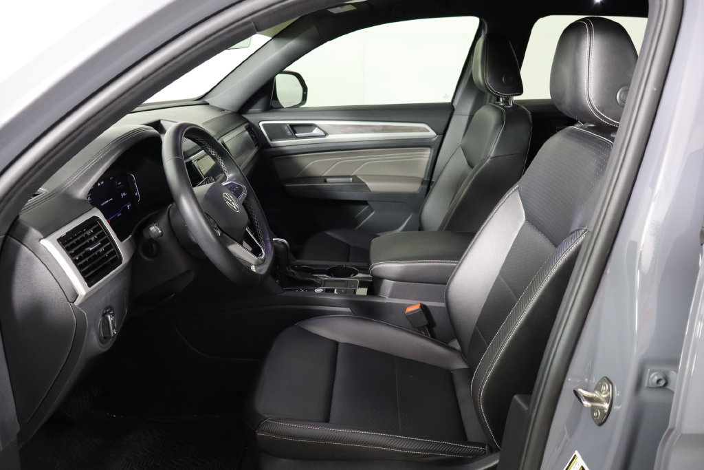 Used 2022 Volkswagen Atlas Cross Sport SE FWD image 14