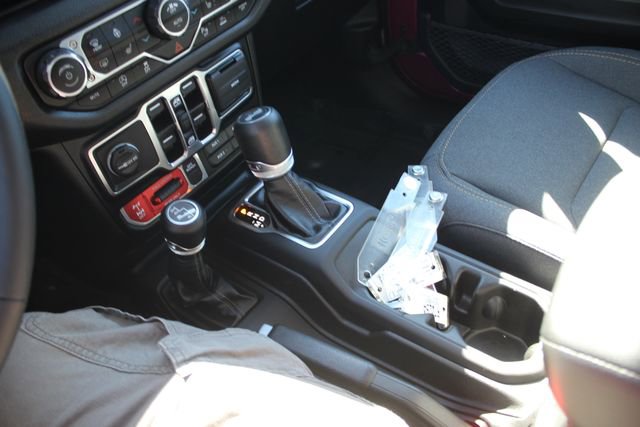 Used 2024 Jeep Wrangler Willys image 11