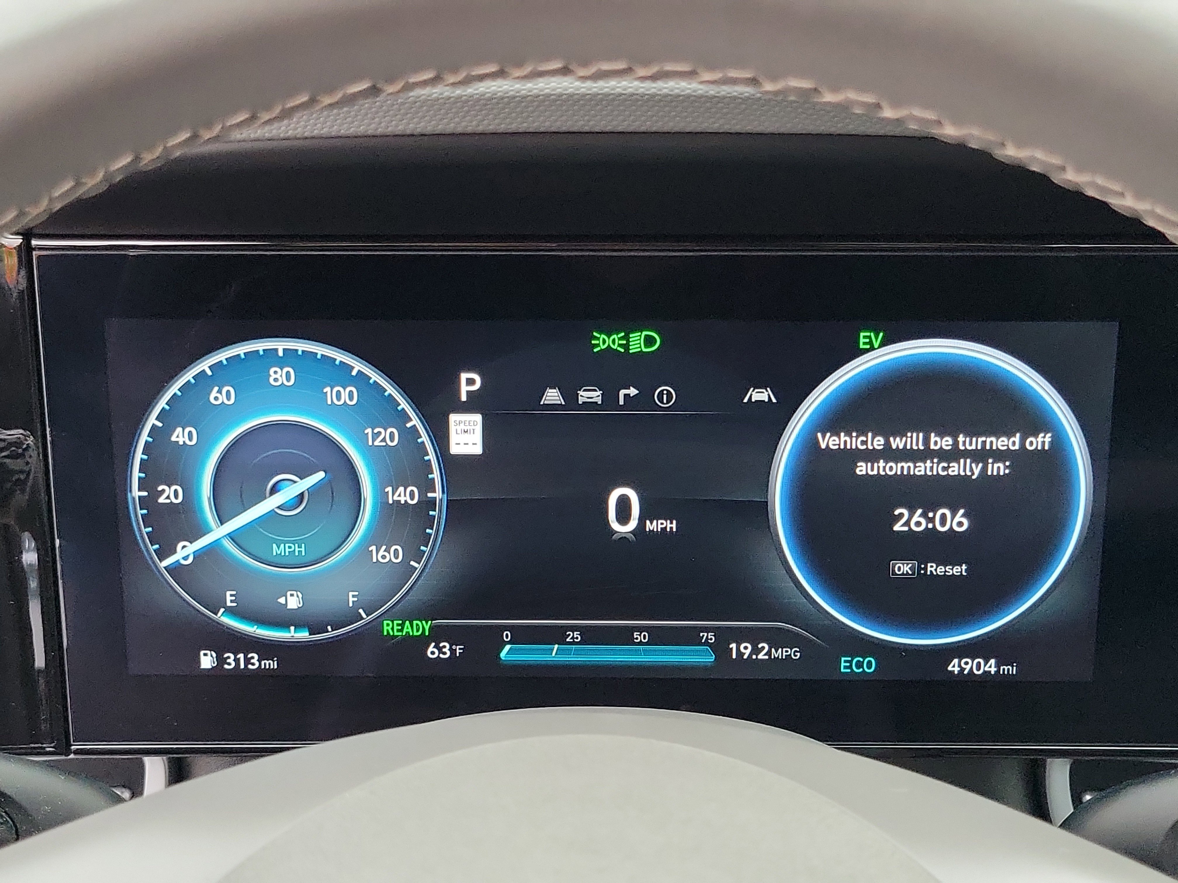 Certified 2025 Hyundai Elantra SEL FWD image 13