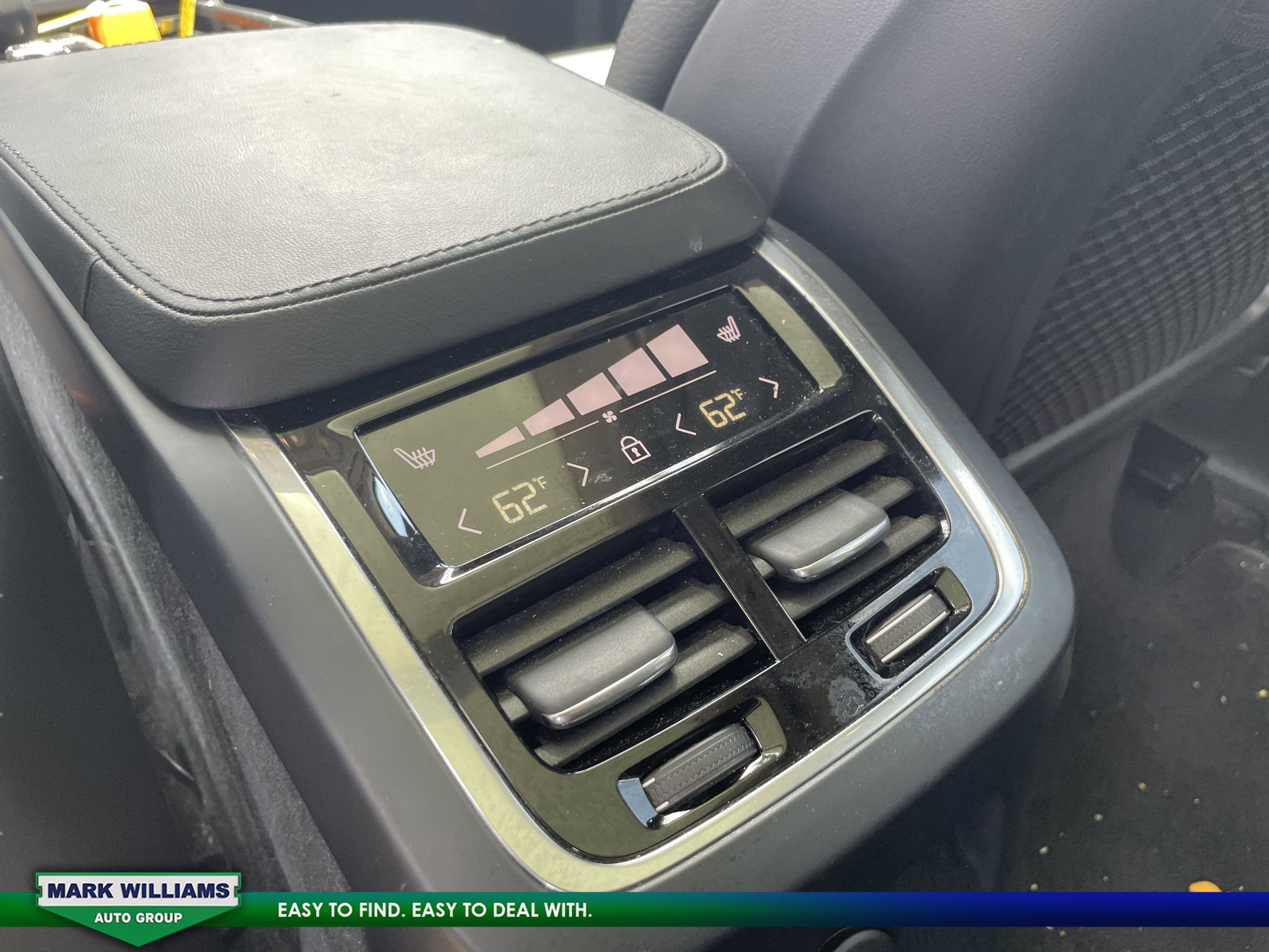 Used 2023 Volvo XC90 T8 Plus image 13