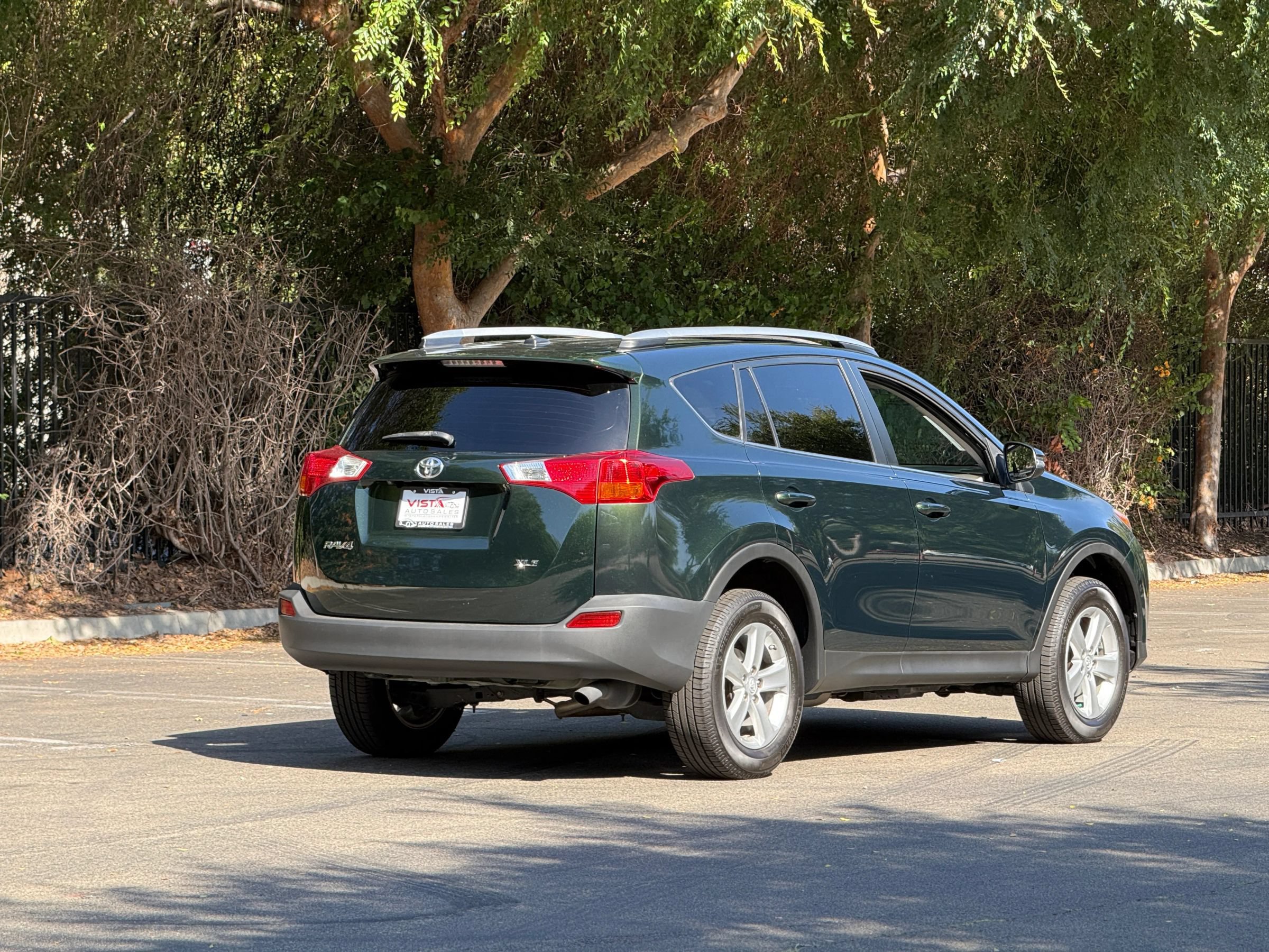 Used 2013 Toyota RAV4 XLE FWD image 3