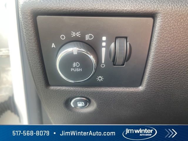 Used 2019 Jeep Grand Cherokee Altitude image 25