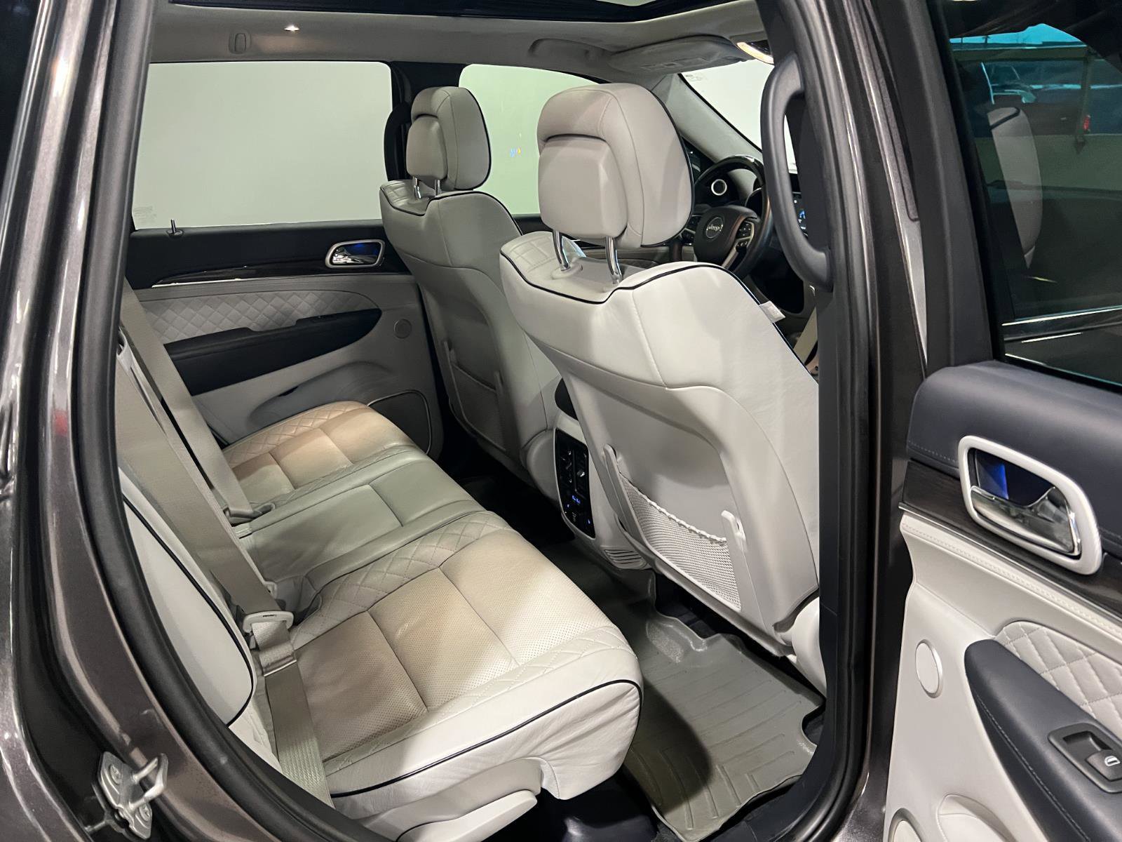 Used 2020 Jeep Grand Cherokee Summit image 37