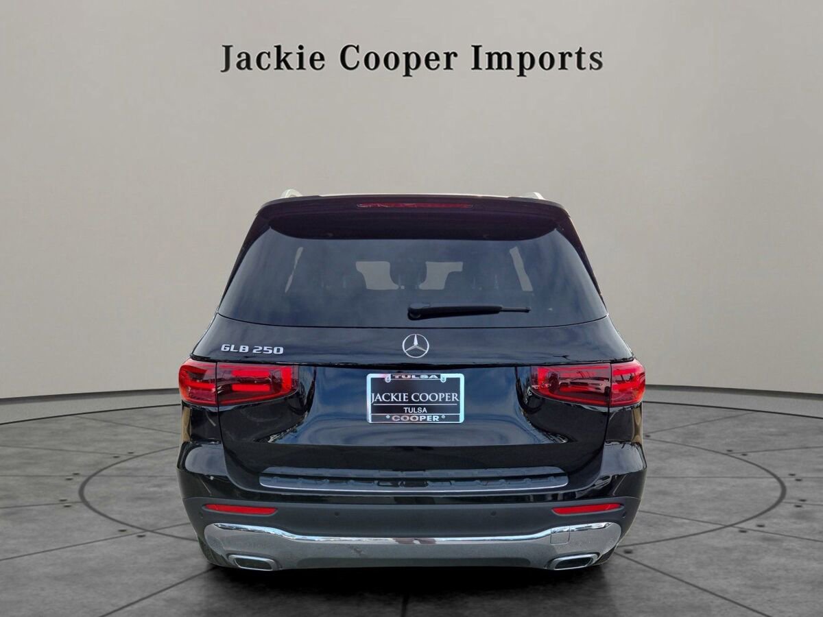 New 2026 Mercedes-Benz GLB 250 image 4