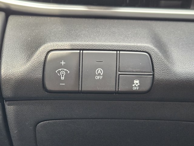Certified 2026 Hyundai Elantra SE FWD image 22