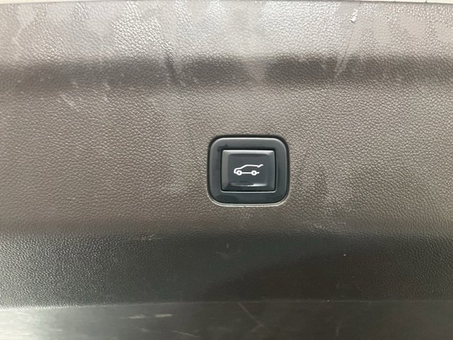 Used 2022 Chevrolet Tahoe LT w/ Luxury Package image 17