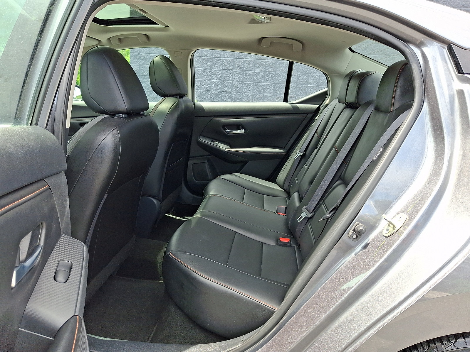 Used 2020 Nissan Sentra SR w/ Premium Package FWD image 12