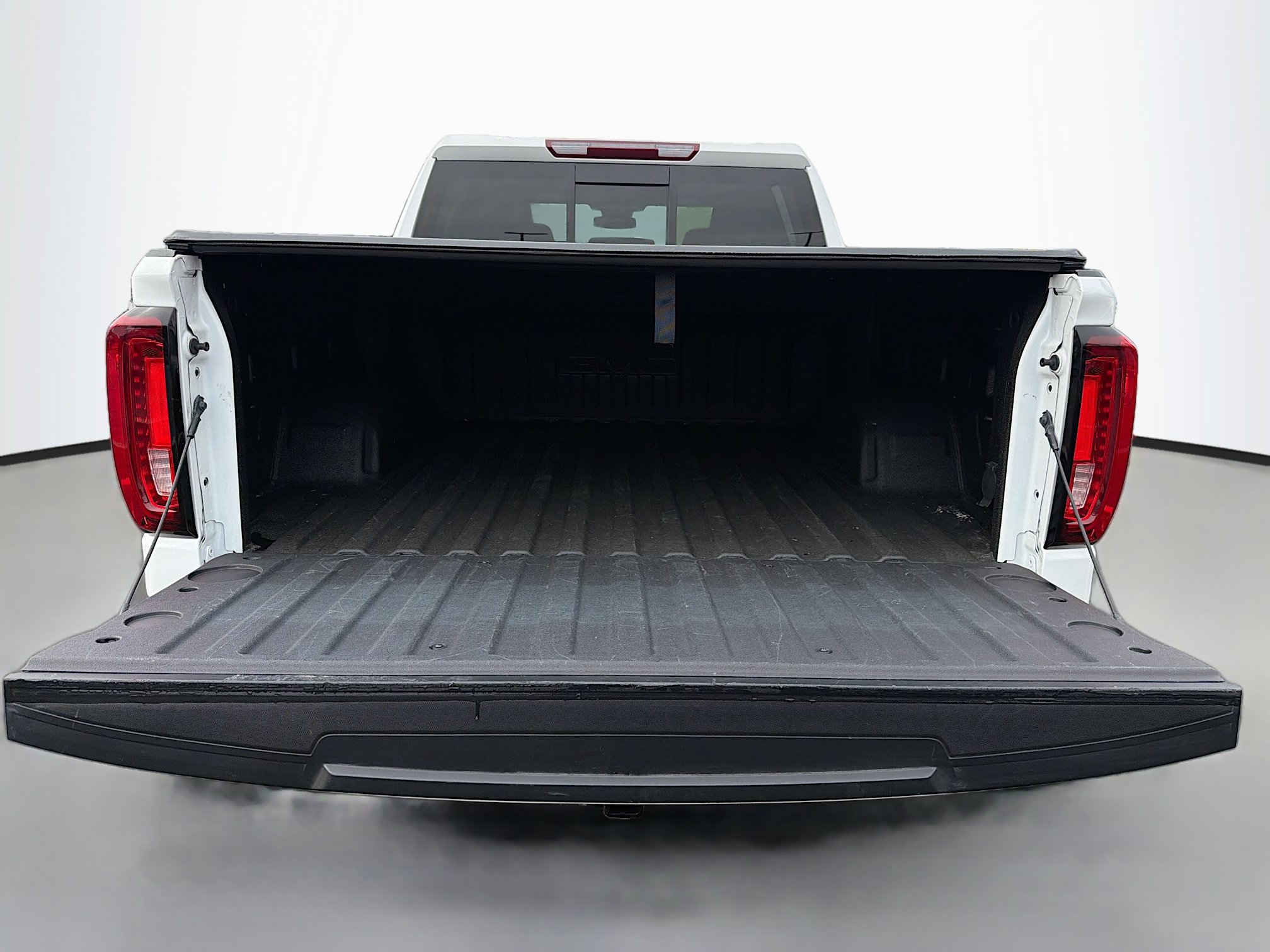Used 2024 GMC Sierra 1500 SLT w/ SLT Premium Plus Package AWD/4WD image 17