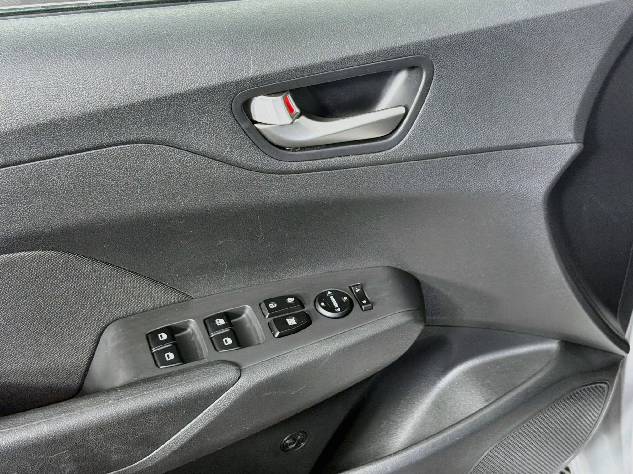 Used 2022 Hyundai Accent SE FWD image 15