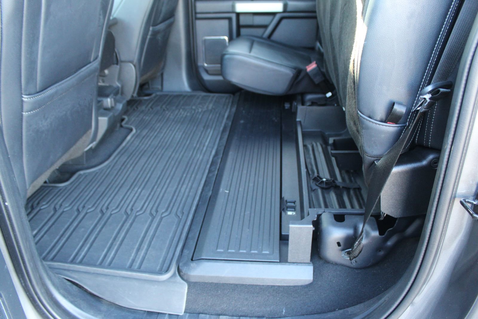 Used 2022 Ford F250 Lariat w/ Lariat Value Package image 22