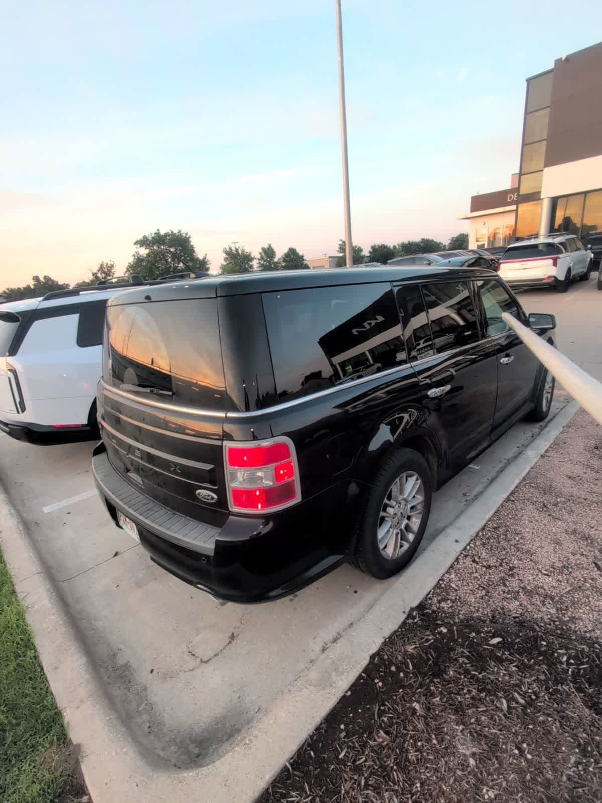 Used 2018 Ford Flex SEL w/ Equipment Group 202A FWD image 9