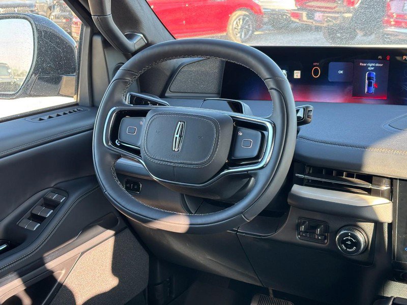 New 2025 Lincoln Navigator Reserve w/ Jet Appearance Package image 13