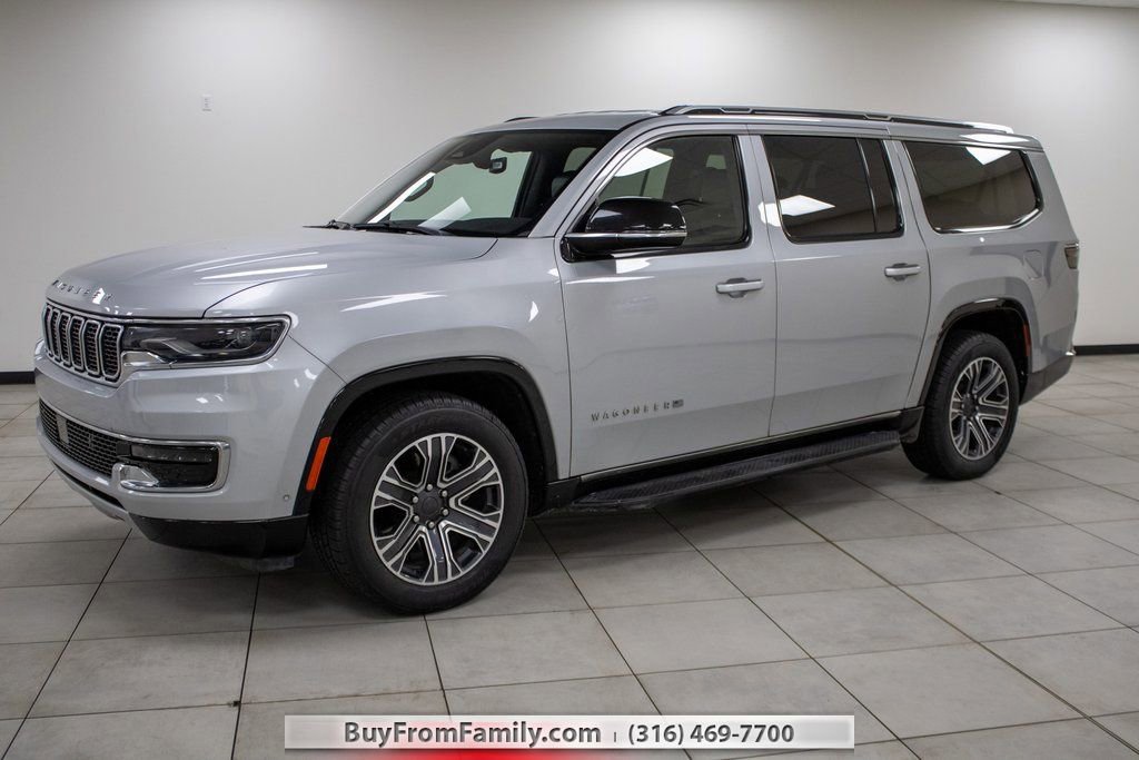 Used 2024 Jeep Wagoneer L Series II w/ Flexible Seating Group image 1