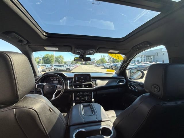 Used 2021 Chevrolet Tahoe Z71 w/ Luxury Package AWD/4WD image 20