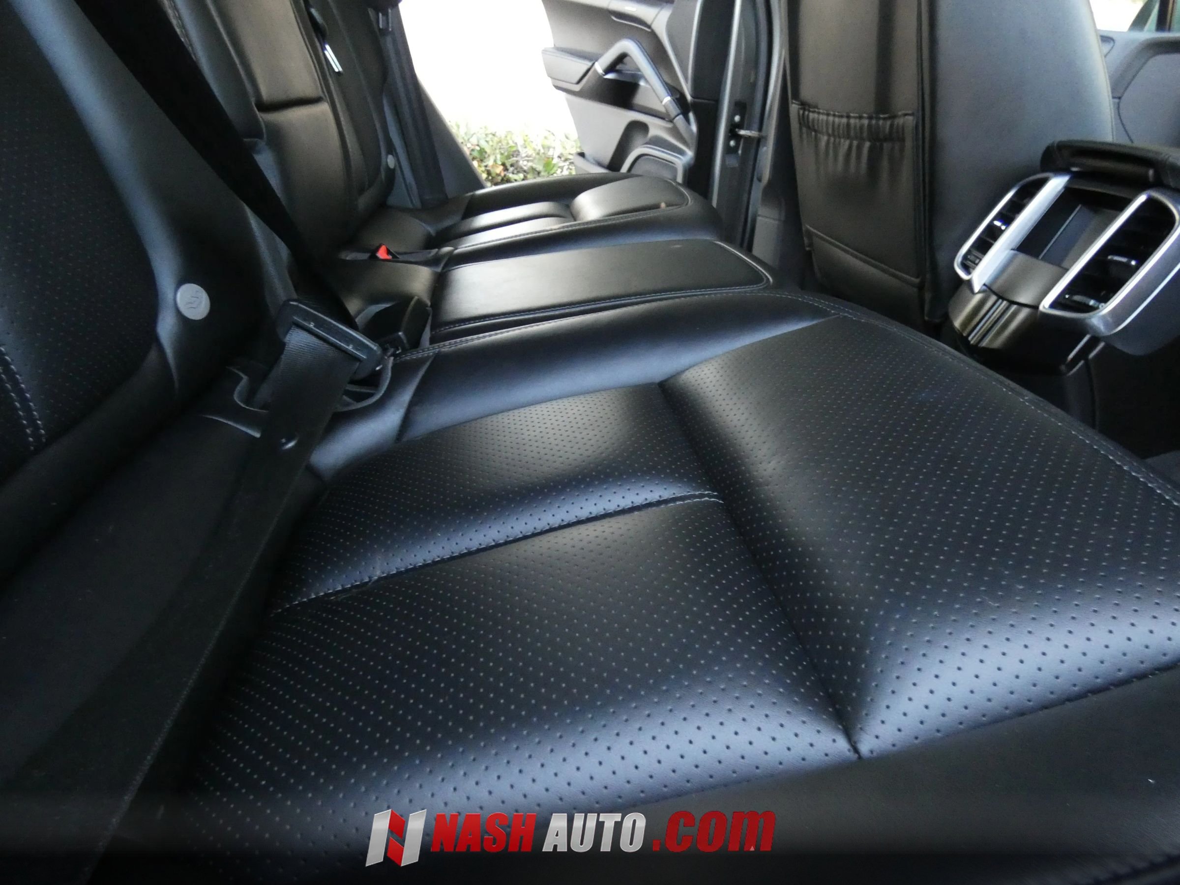 Used 2018 Porsche Cayenne AWD/4WD image 36