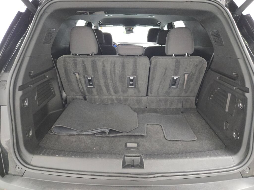 Used 2024 Chevrolet Traverse LT AWD/4WD image 15