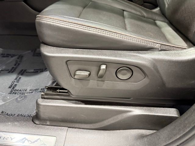 Used 2023 Chevrolet Tahoe High Country w/ Advanced Technology Package image 16