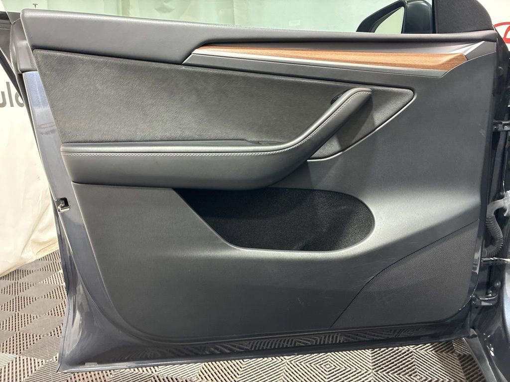 Used 2023 Tesla Model Y Long Range image 23
