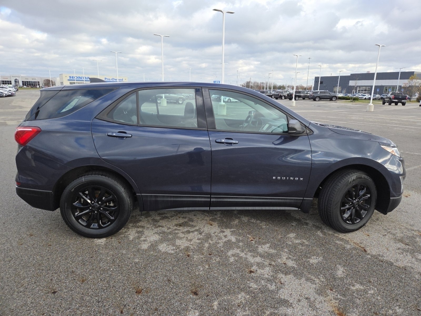 Used 2018 Chevrolet Equinox LS image 15