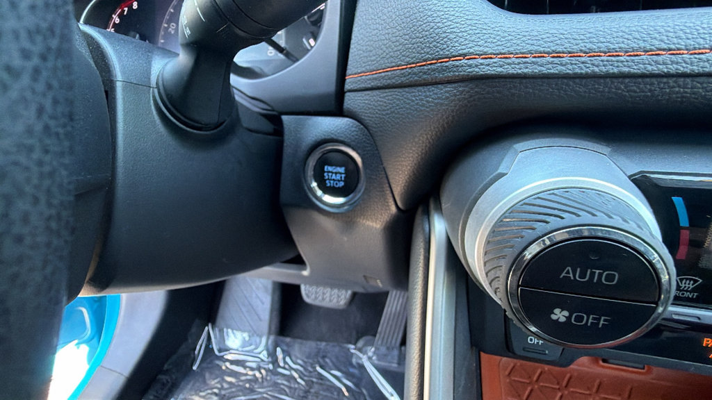 Used 2019 Toyota RAV4 Adventure AWD/4WD image 17