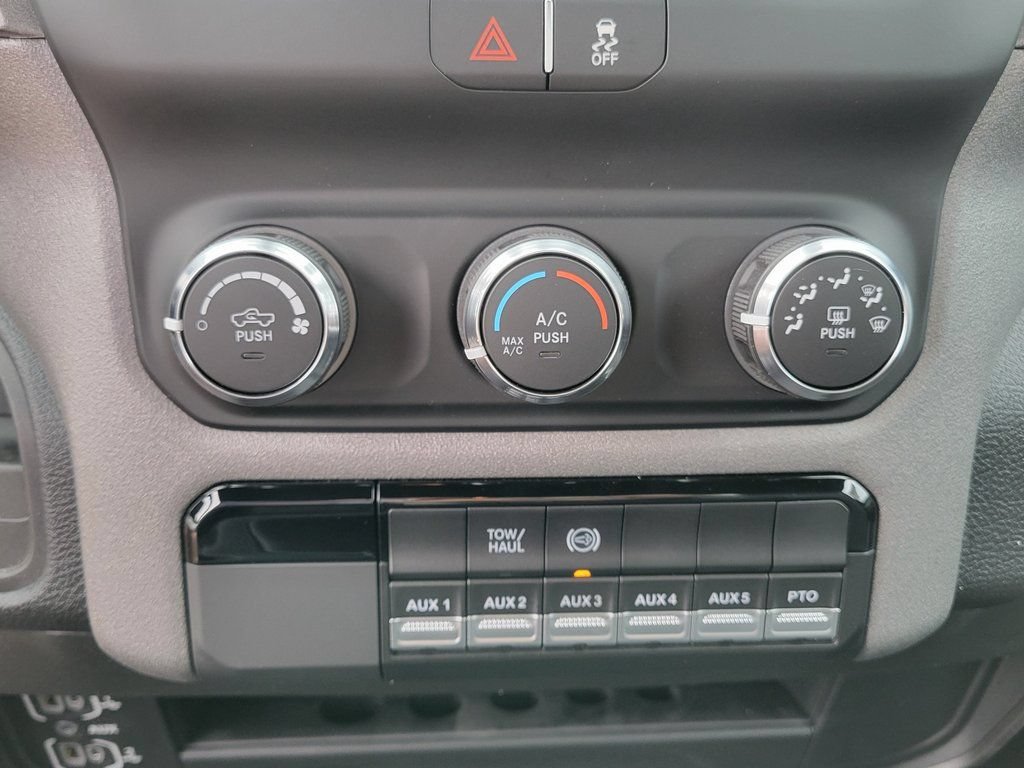 New 2024 RAM 5500 Tradesman RWD image 21