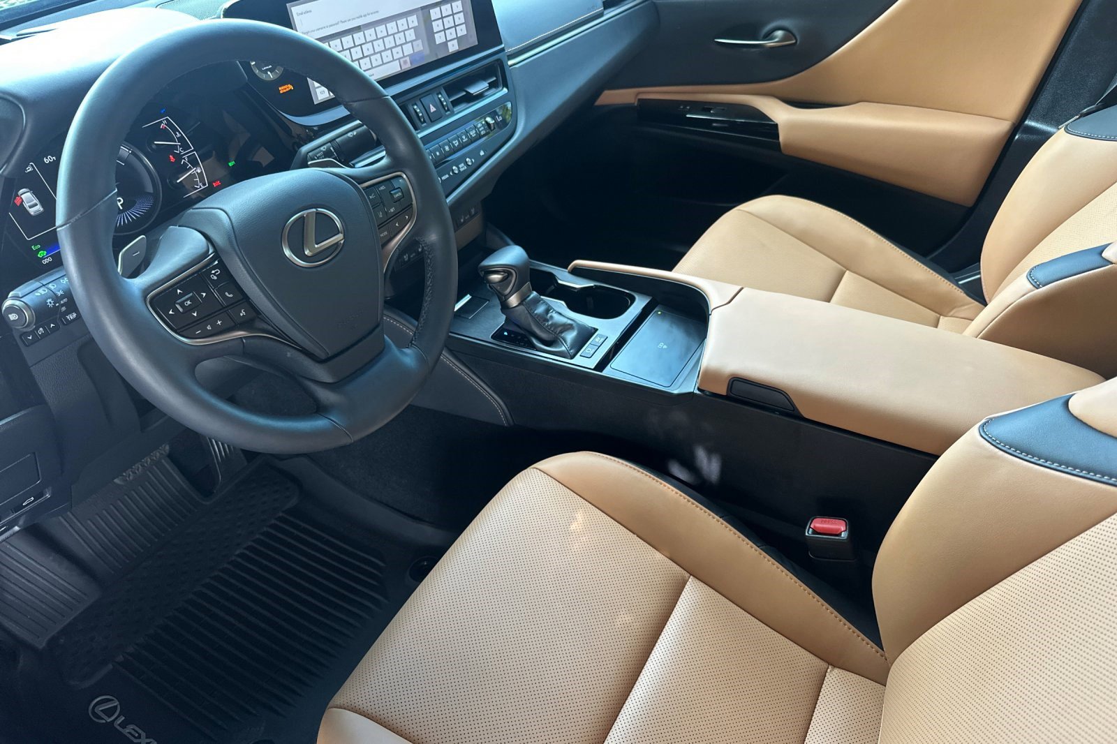 Certified 2025 Lexus ES 300h w/ Premium Package image 11