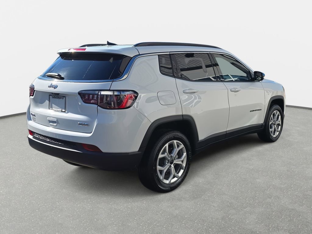 New 2026 Jeep Compass Latitude image 5