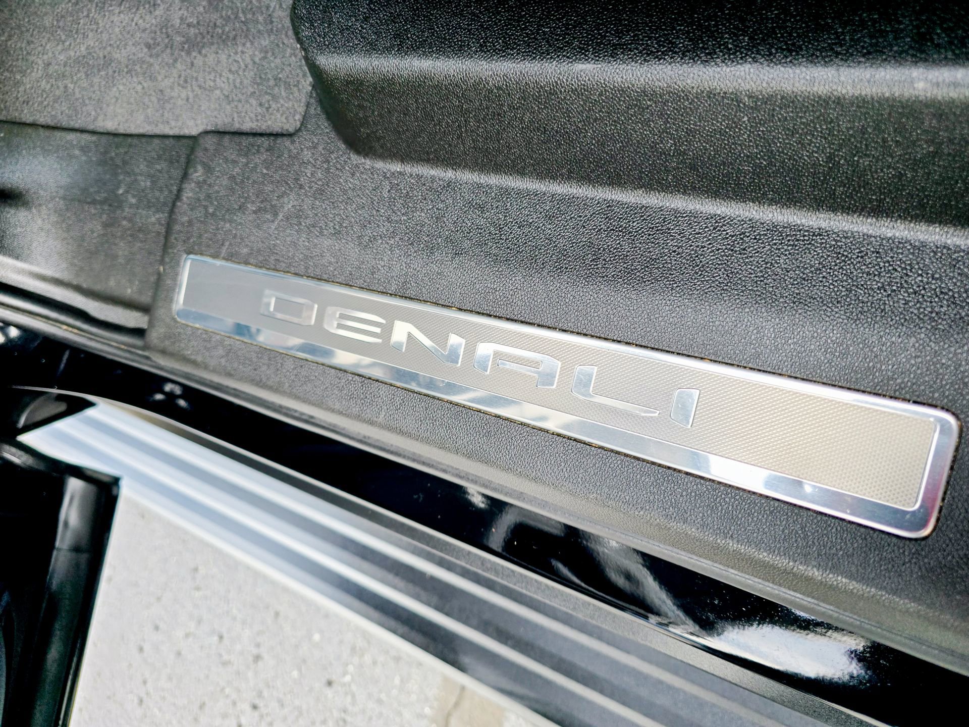 Used 2023 GMC Yukon XL Denali w/ Max Trailering Package image 16