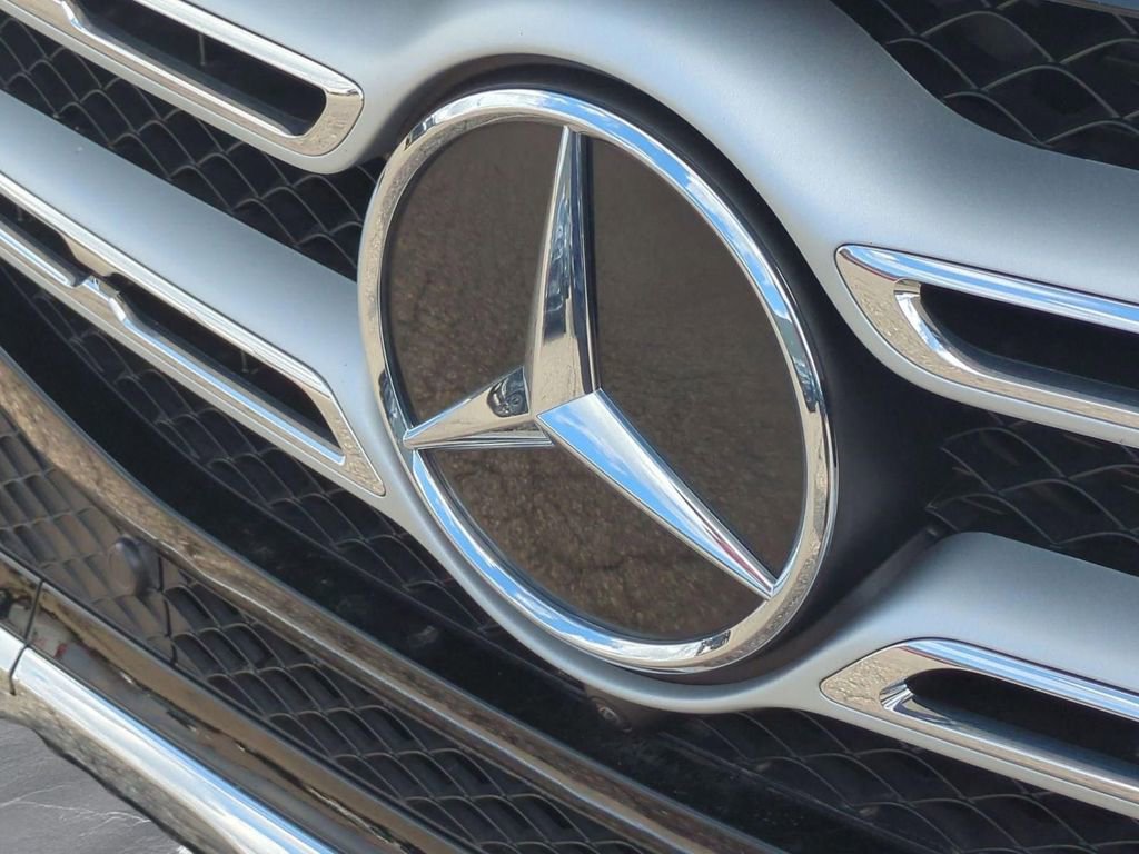 Used 2021 Mercedes-Benz GLE 350 4MATIC image 9