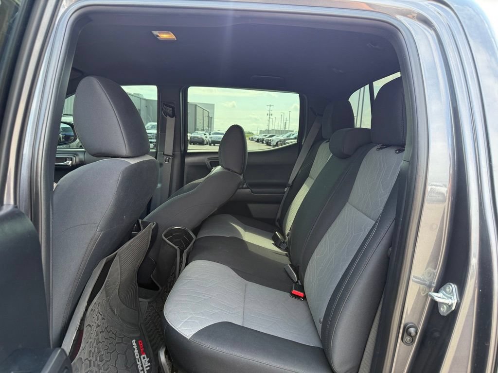 Used 2021 Toyota Tacoma TRD Off-Road AWD/4WD image 9