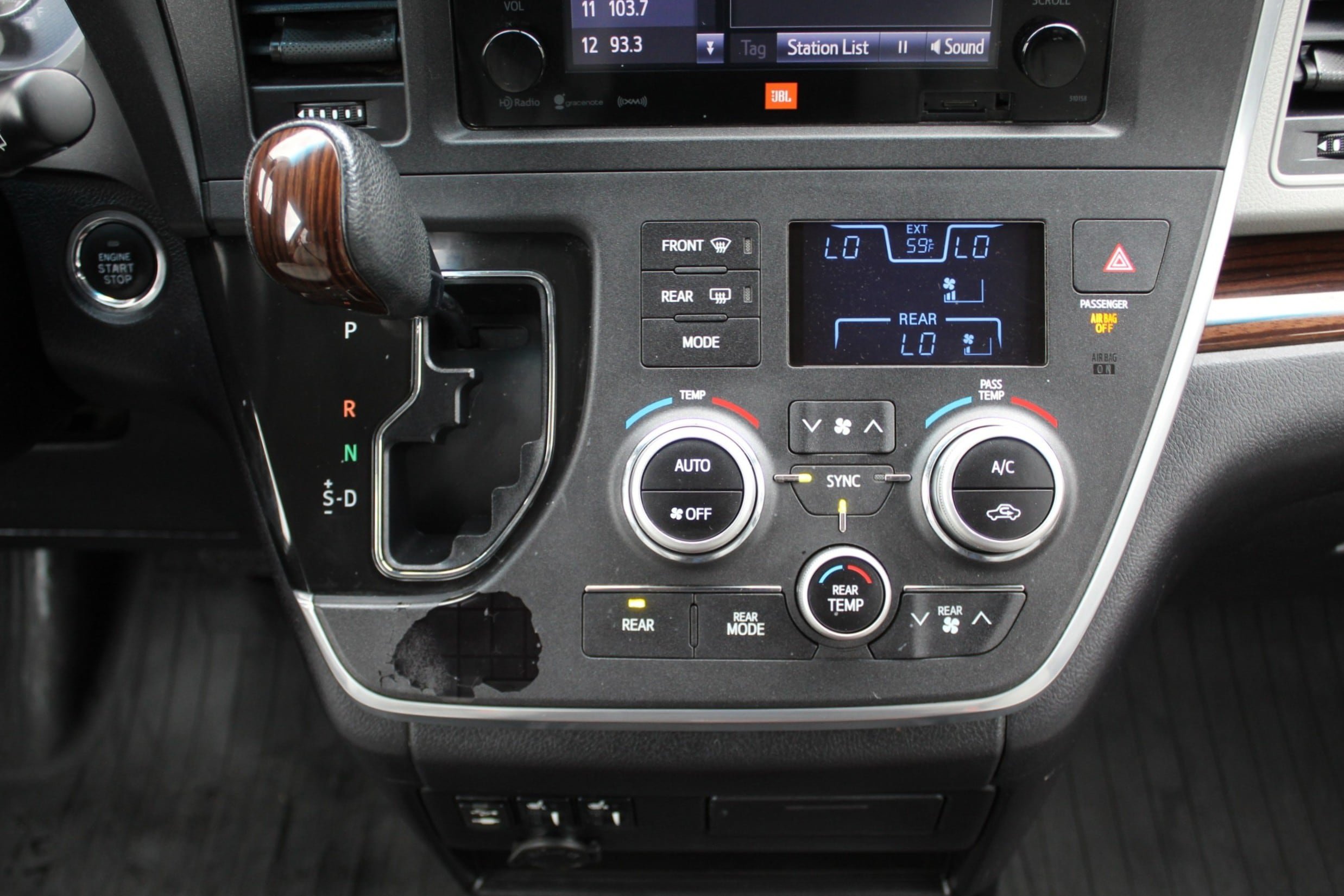 Used 2017 Toyota Sienna Limited AWD/4WD image 28