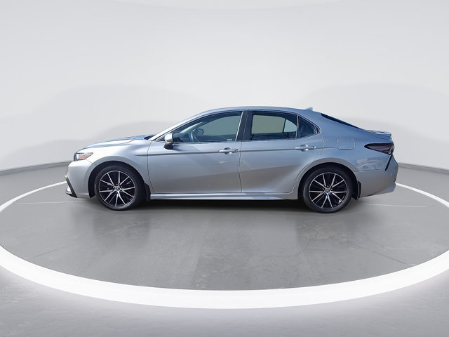 Used 2024 Toyota Camry SE w/ Cold Weather Package FWD image 5