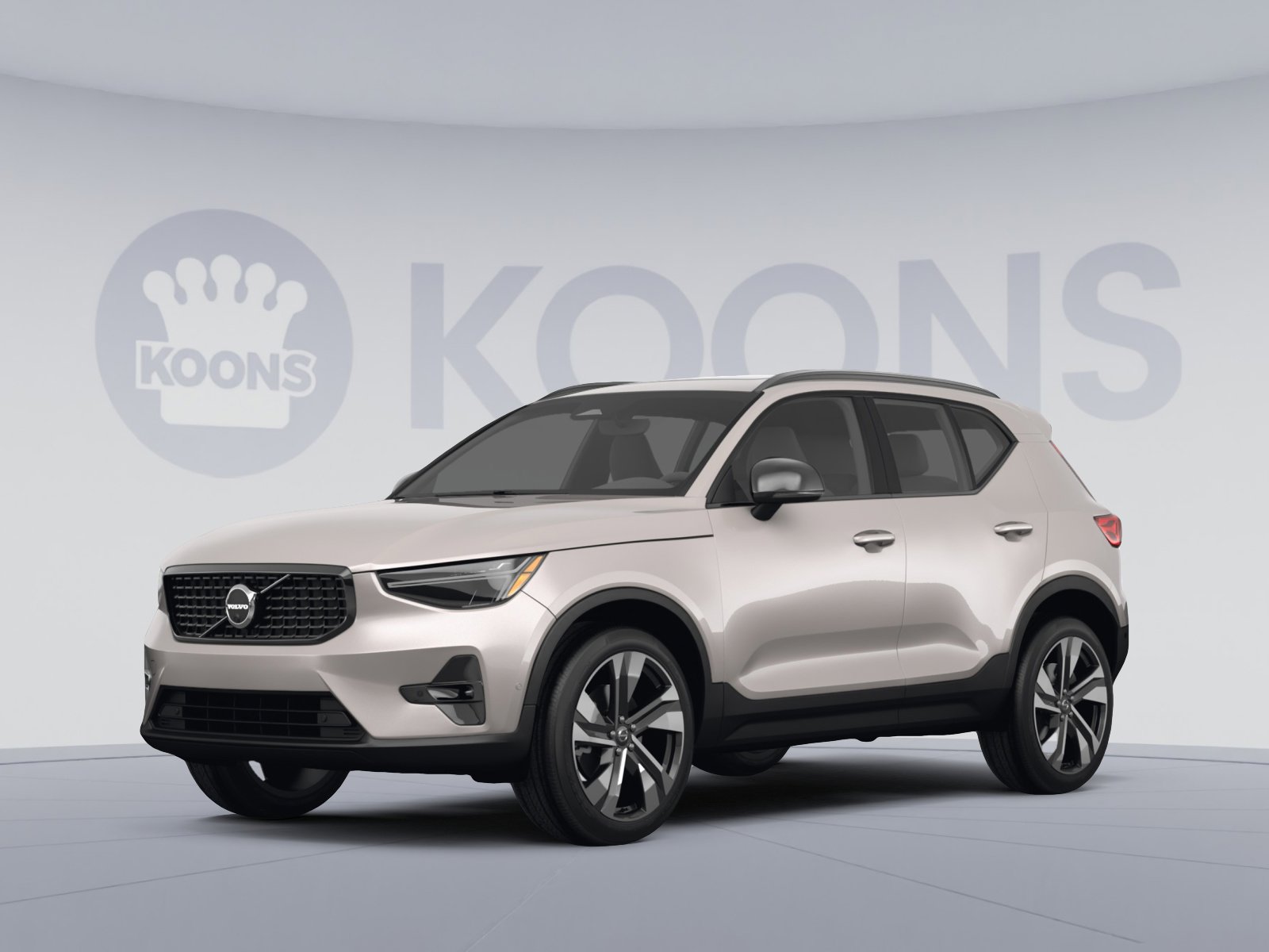 Used 2023 Volvo XC40 B5 Plus w/ Climate Package image 1
