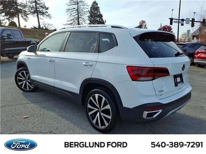 Used 2024 Volkswagen Taos SE image 43