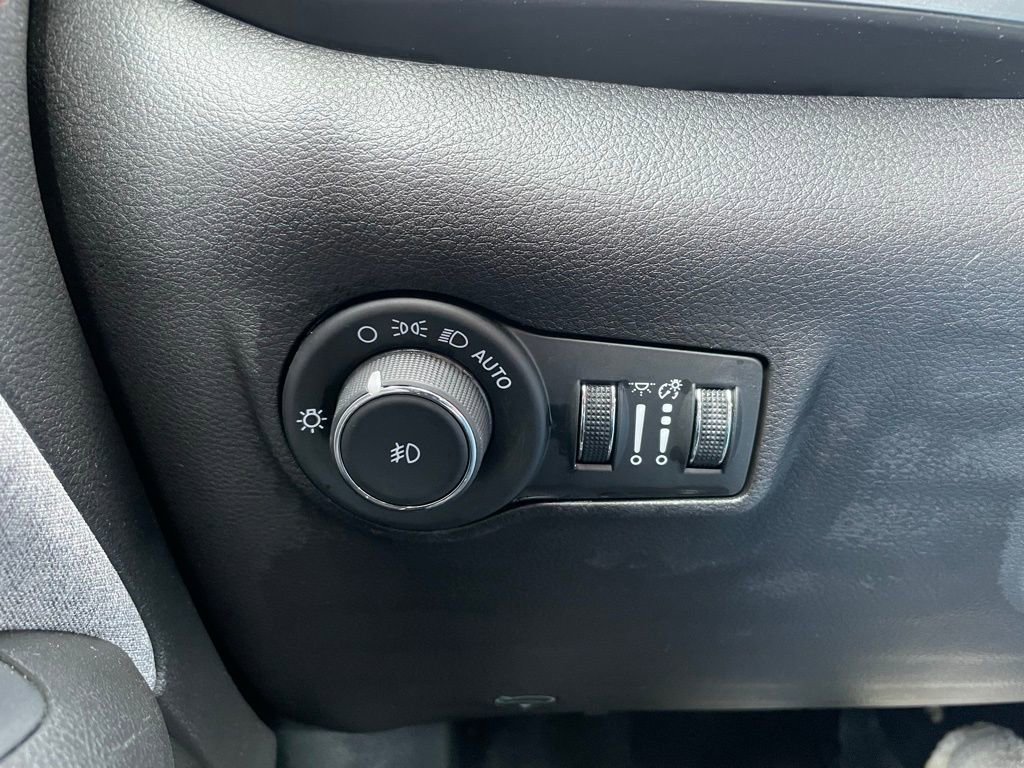 Used 2024 Jeep Compass Latitude AWD/4WD image 42