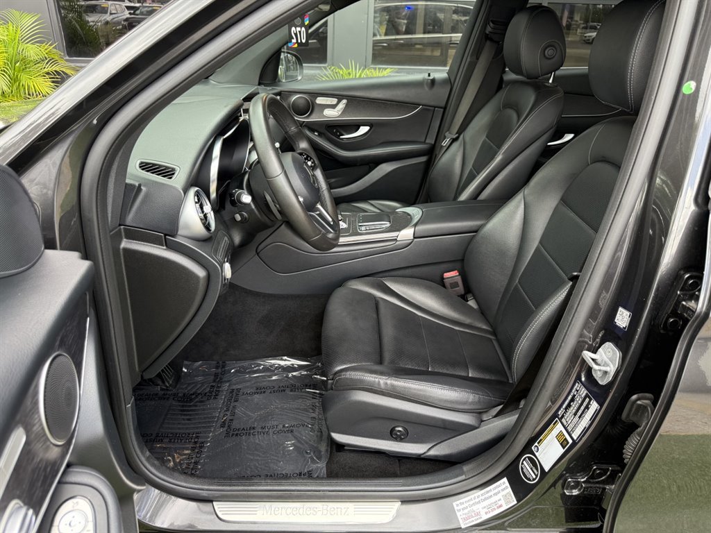 Used 2021 Mercedes-Benz GLC 300 image 13