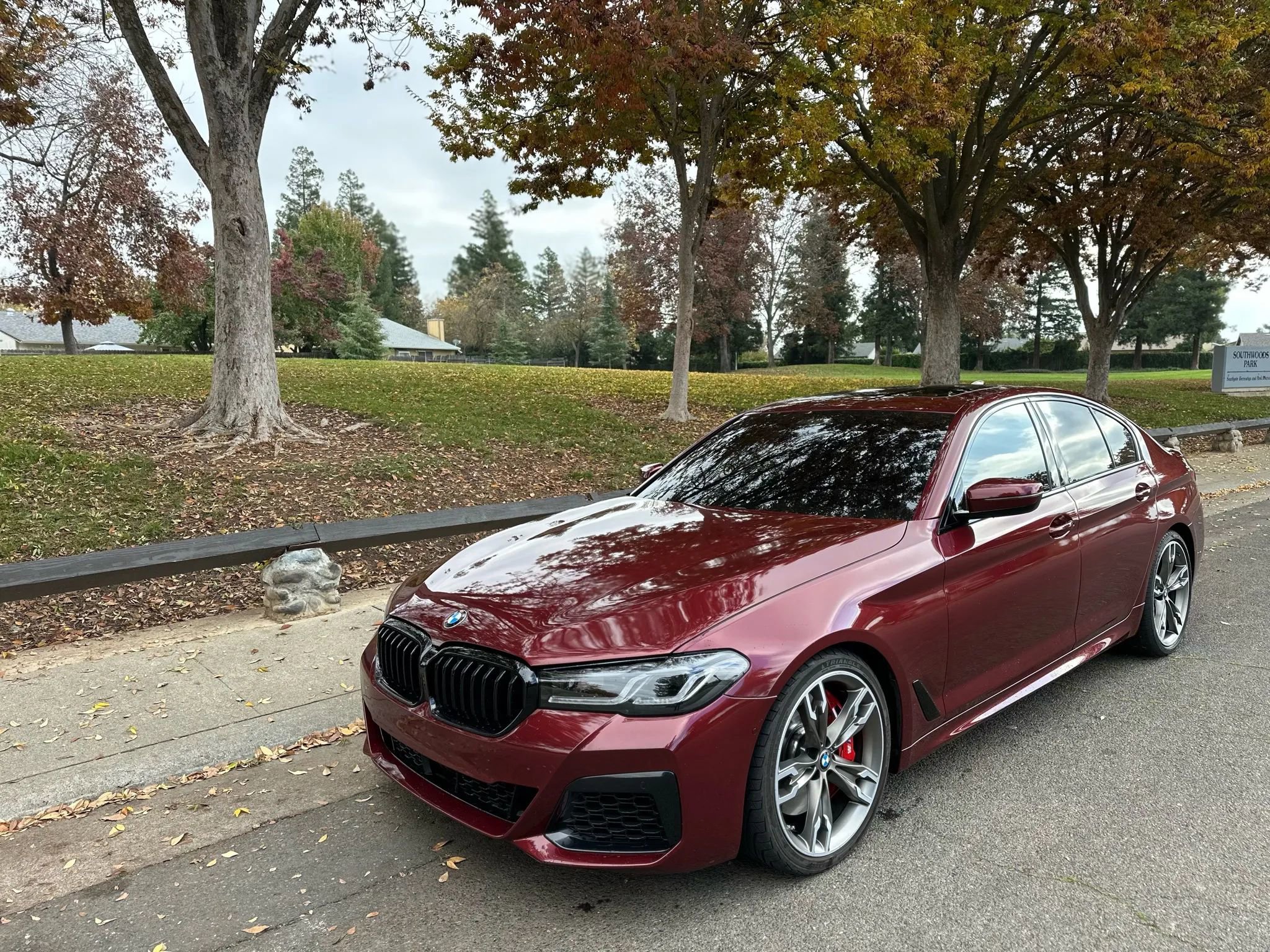 Used 2021 BMW M550i xDrive image 3