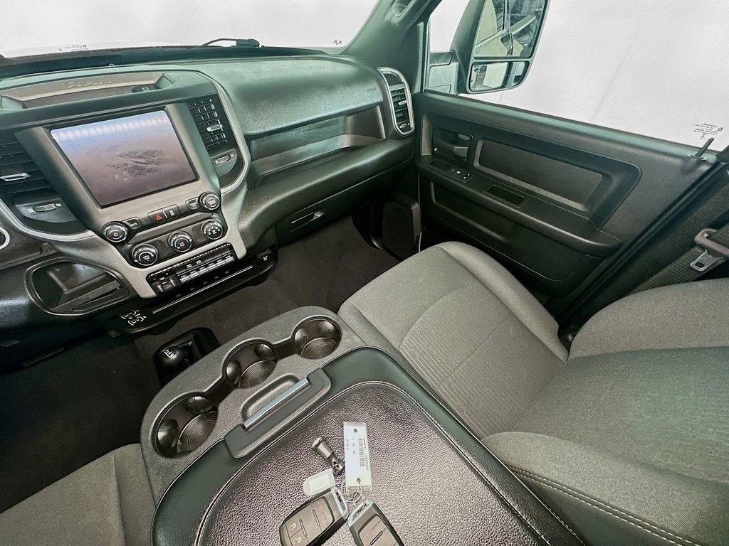 Used 2024 RAM 3500 Tradesman w/ Chrome Appearance Group image 11