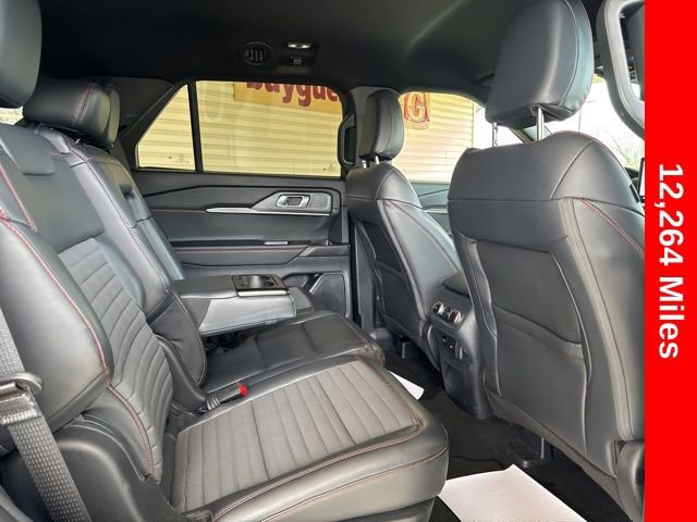 Used 2025 Ford Explorer ST-Line w/ ST-Line Street Pack image 5