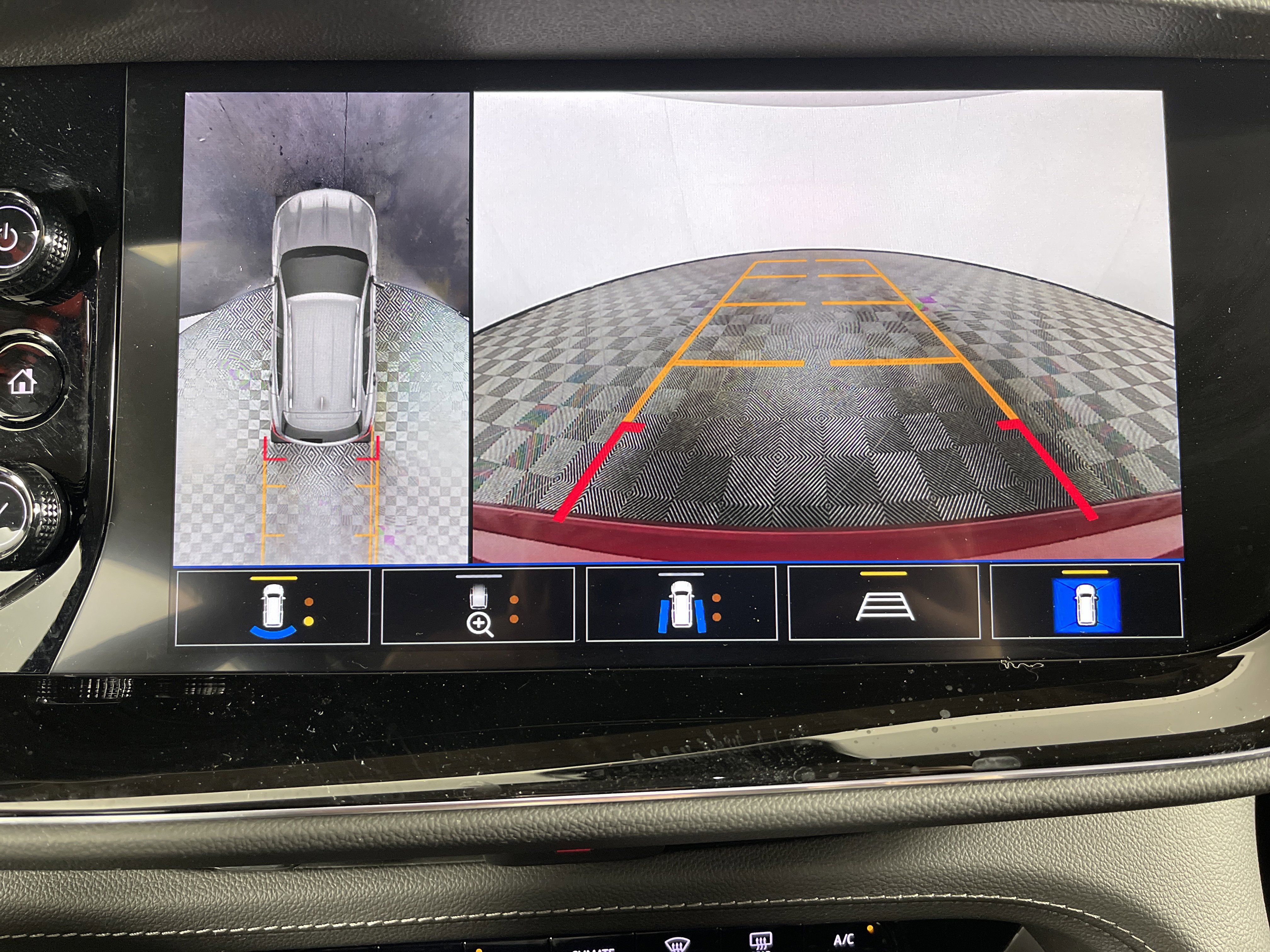 Used 2023 Buick Envision Avenir image 24