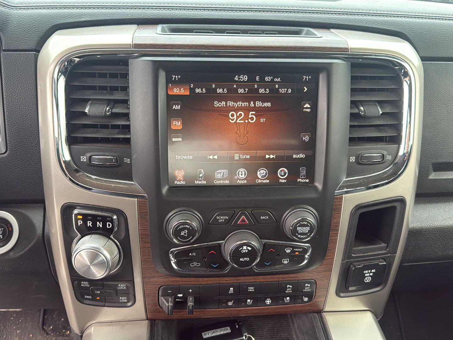 Used 2015 RAM 1500 Laramie w/ Convenience Group AWD/4WD image 20