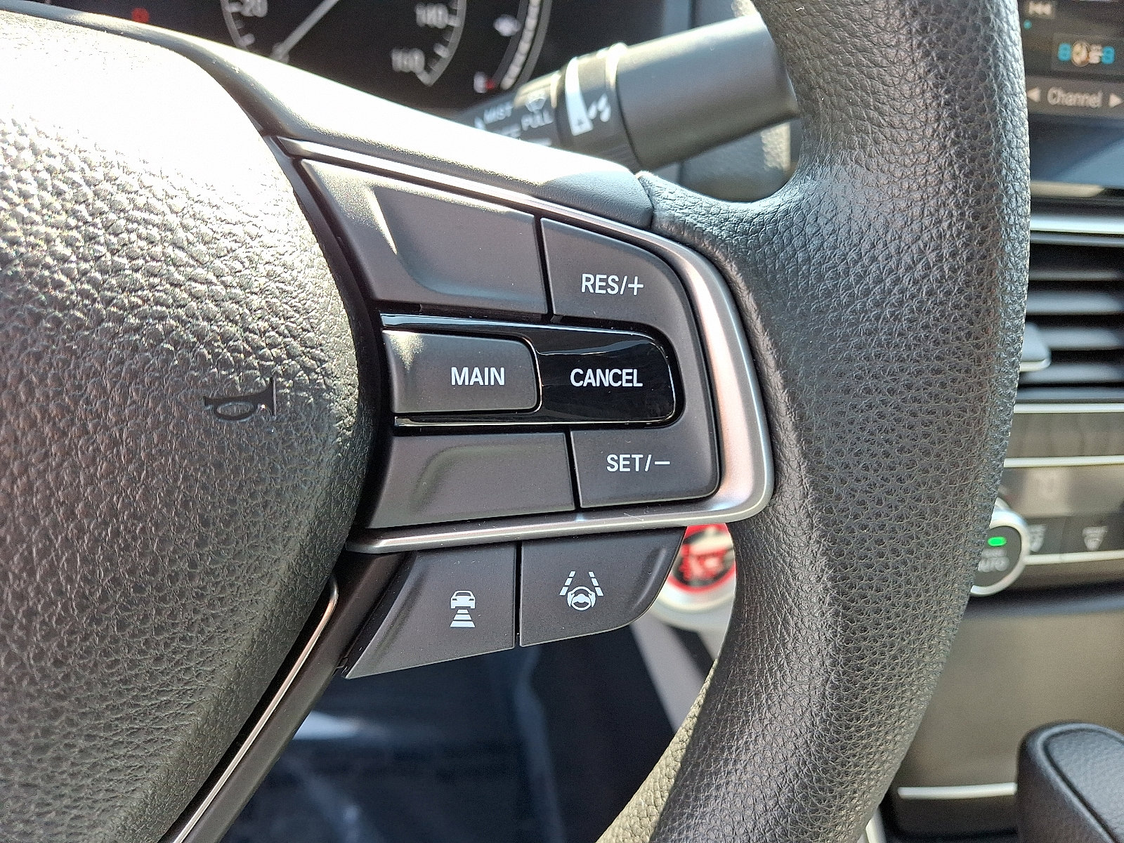 Used 2018 Honda Accord EX image 22